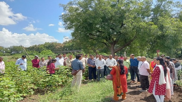 Farmer Training and Crop Advisory Services